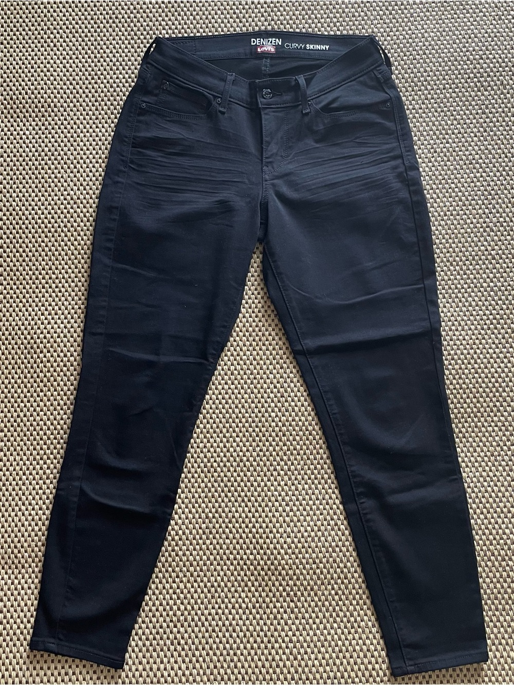 Denizen from Levi's Black Women's Curvy Skinny Jeans Cotton Size 6 Short